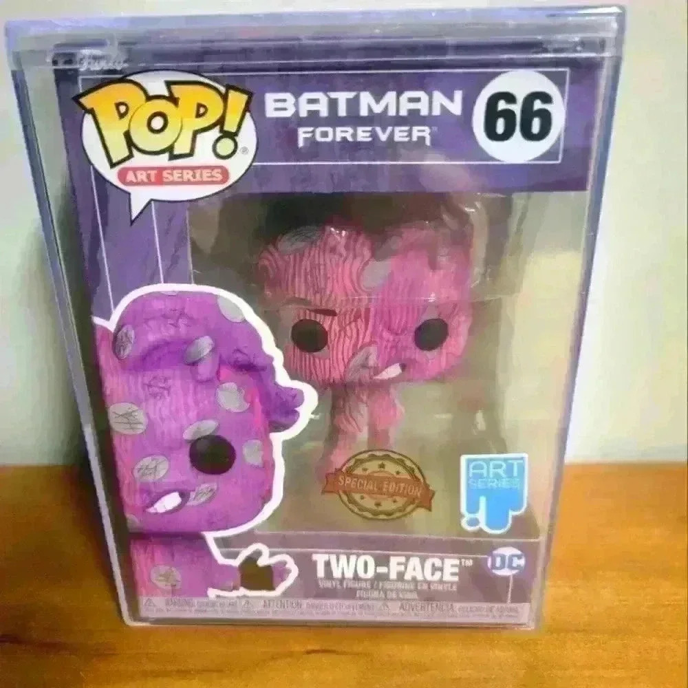 Funko pop Batman Forever art series Two-Face#66 with hard stack protector